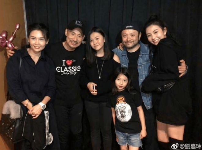 开元邱淑贞太美啦！现身沈月23岁豪华生日派对穿戴珠宝首饰尽显贵气(图2)