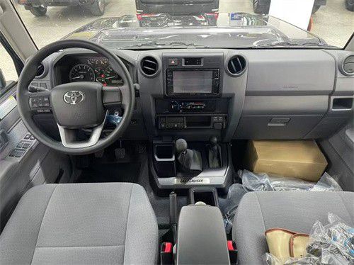 开元24款丰田LC76酷路泽28T柴油现车(图2)